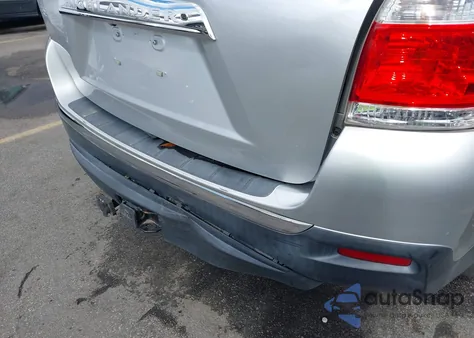 2013 Toyota Highlander Limited V6 z USA, uszkodzony, nr VIN 5TDYK3EHXDS121201